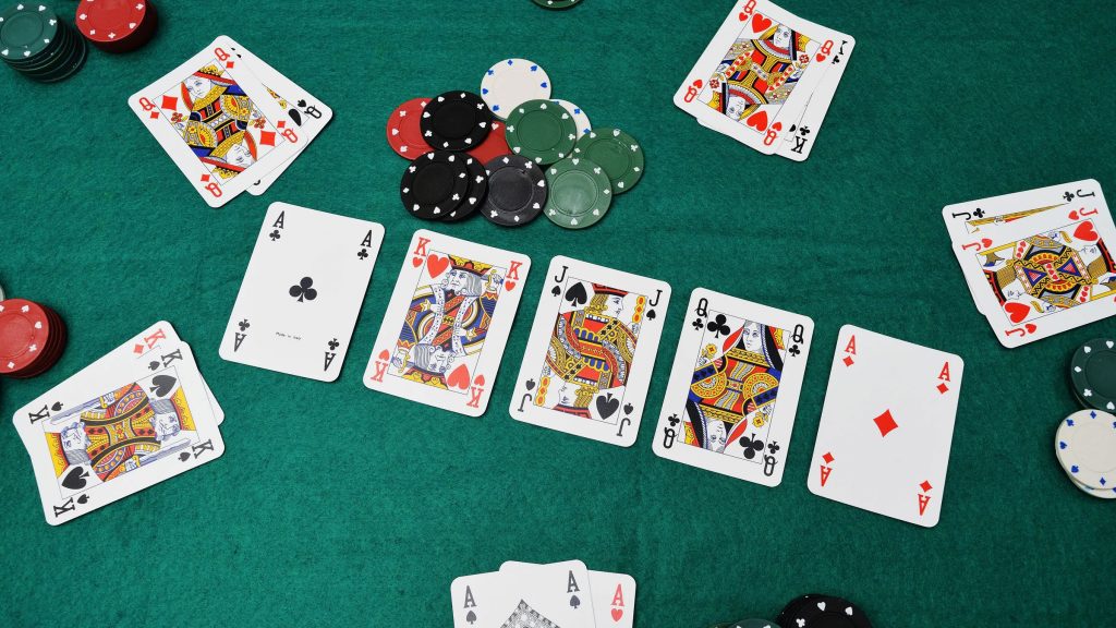 online kasino kartaške igre